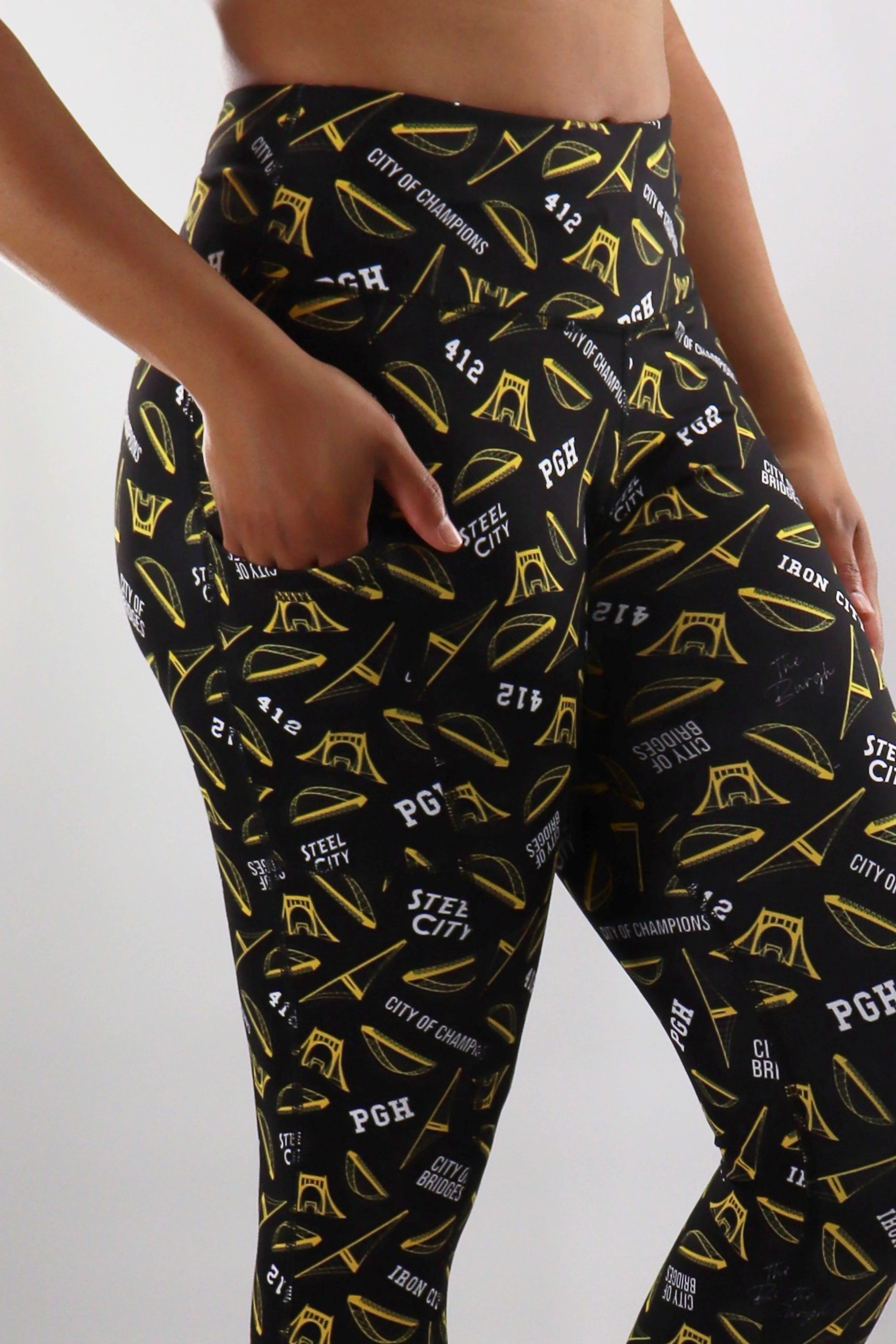 3017 - “The Pittsburgh Hometown" Perfect Pocket Capri - Black & Gold Print