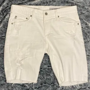 AG Adriano Goldschmied The Nikki White Relaxed Skinny Distressed Shorts Size 28