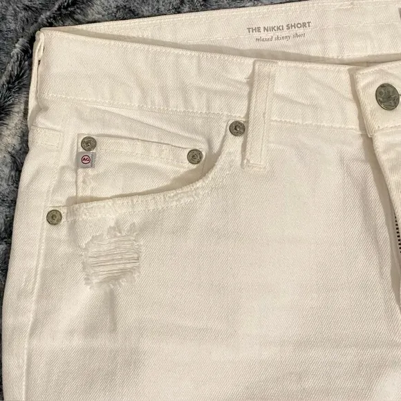 AG Adriano Goldschmied The Nikki White Relaxed Skinny Distressed Shorts Size 28