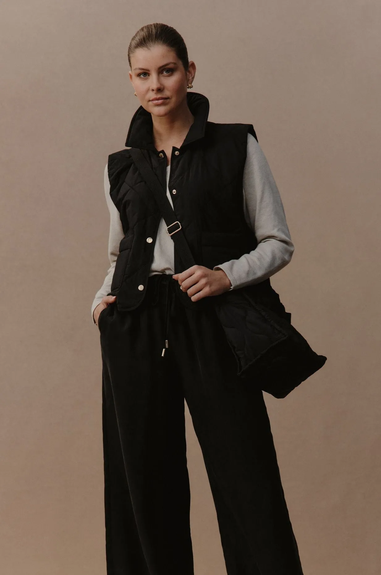 Argo Crop Vest - Black