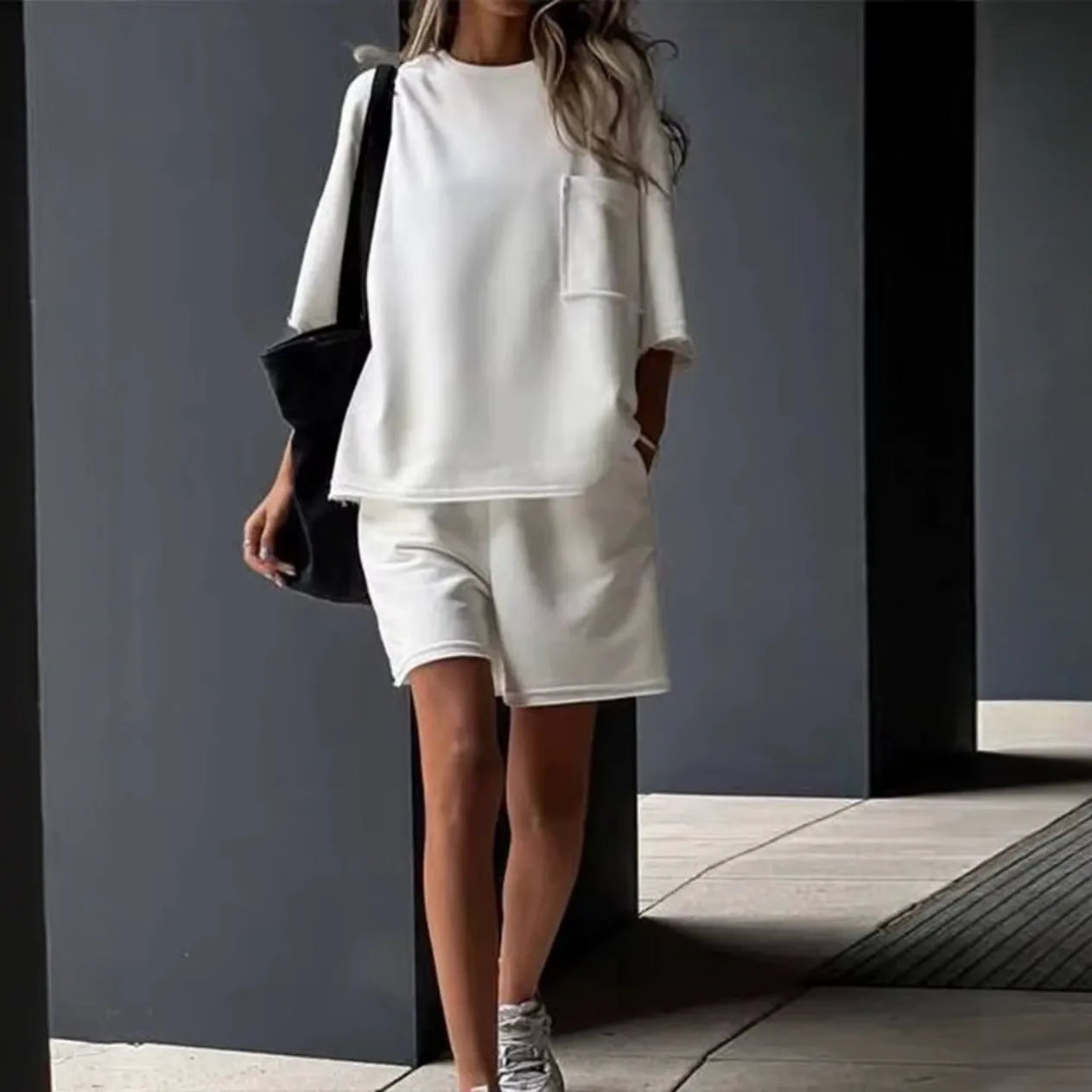 Casual Oversized Top with Relaxed Fit
