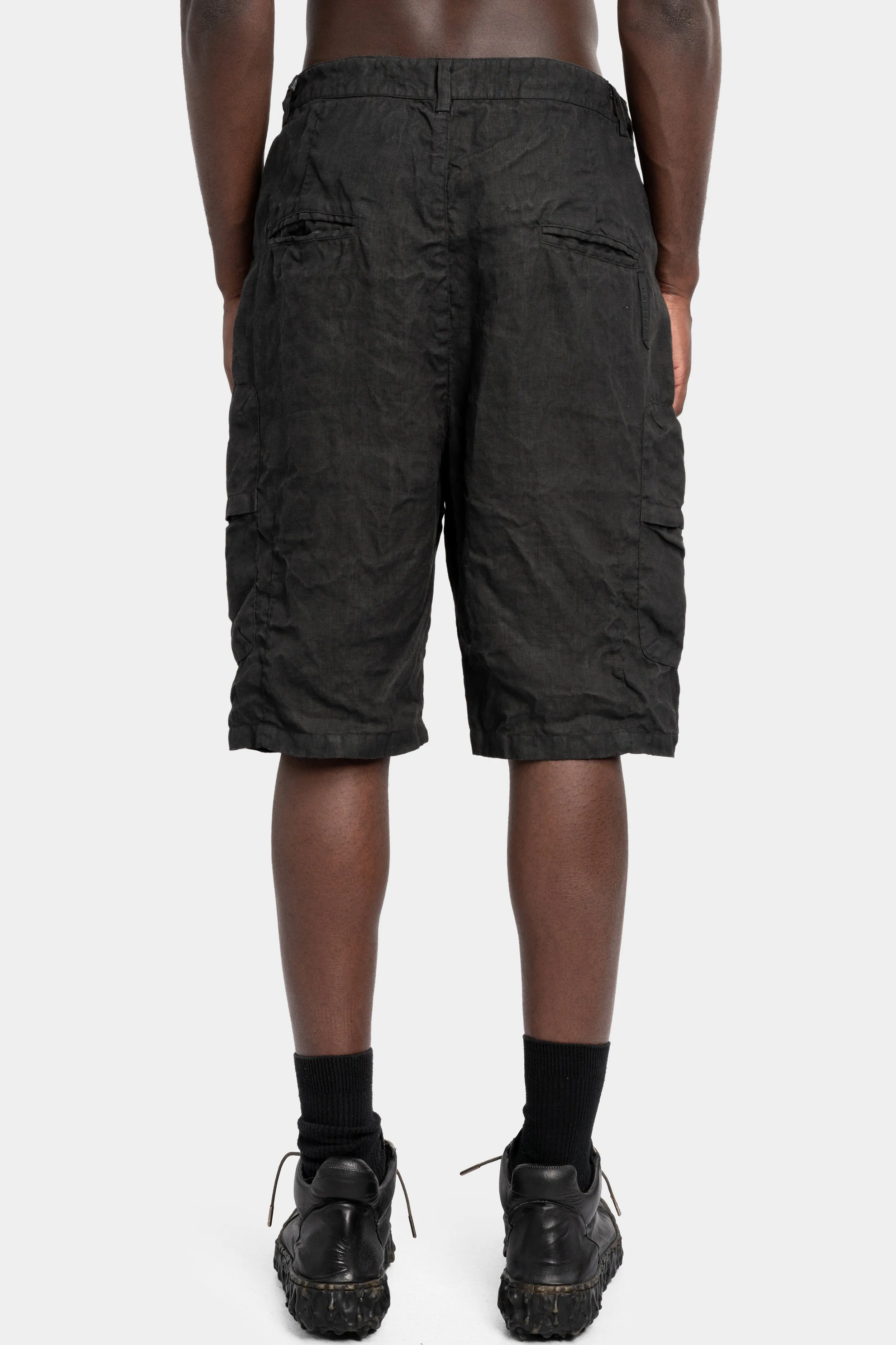 Coated crinkled linen shorts, Black