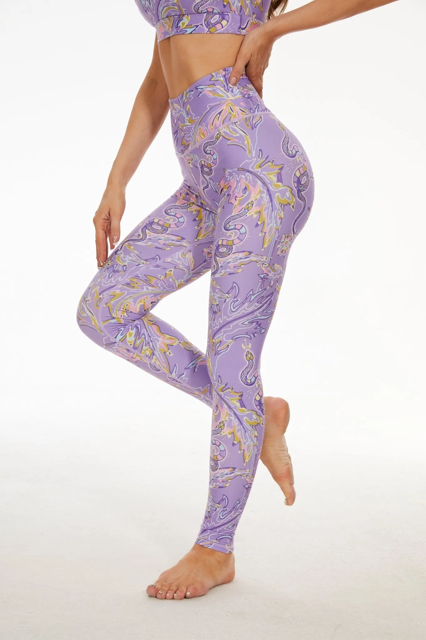 Flow with Grace Women's High-Waisted Workout Leggings – Seamless Compression Fit Yoga Pants with Soft Lavender Paisley Print for Gym, Pilates & Lounge