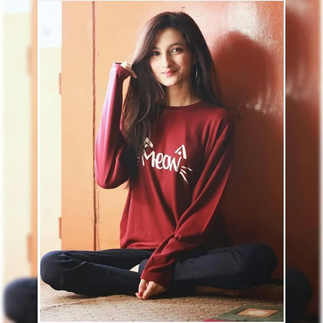 Mehroon Meow Cotton Printed T-shirt For Womens