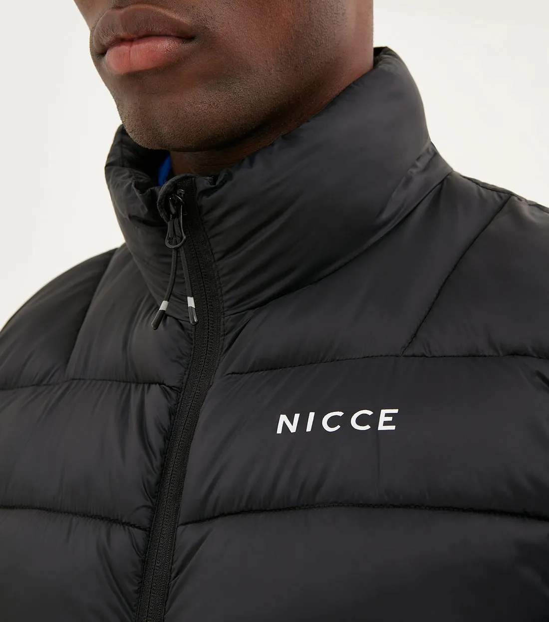 Nicce Skyline Gilet Black