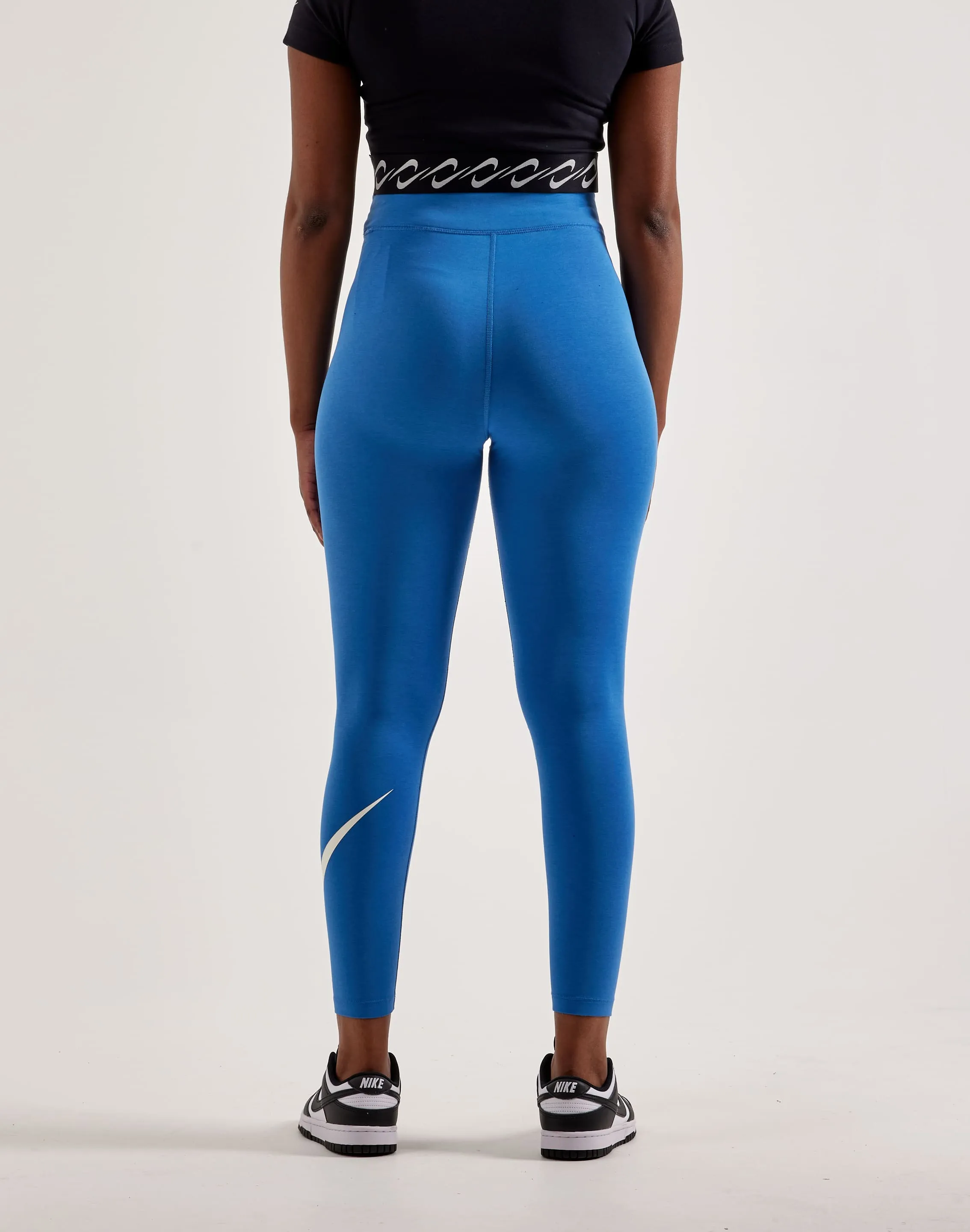 Nike Classics Essential Swoosh Leggings