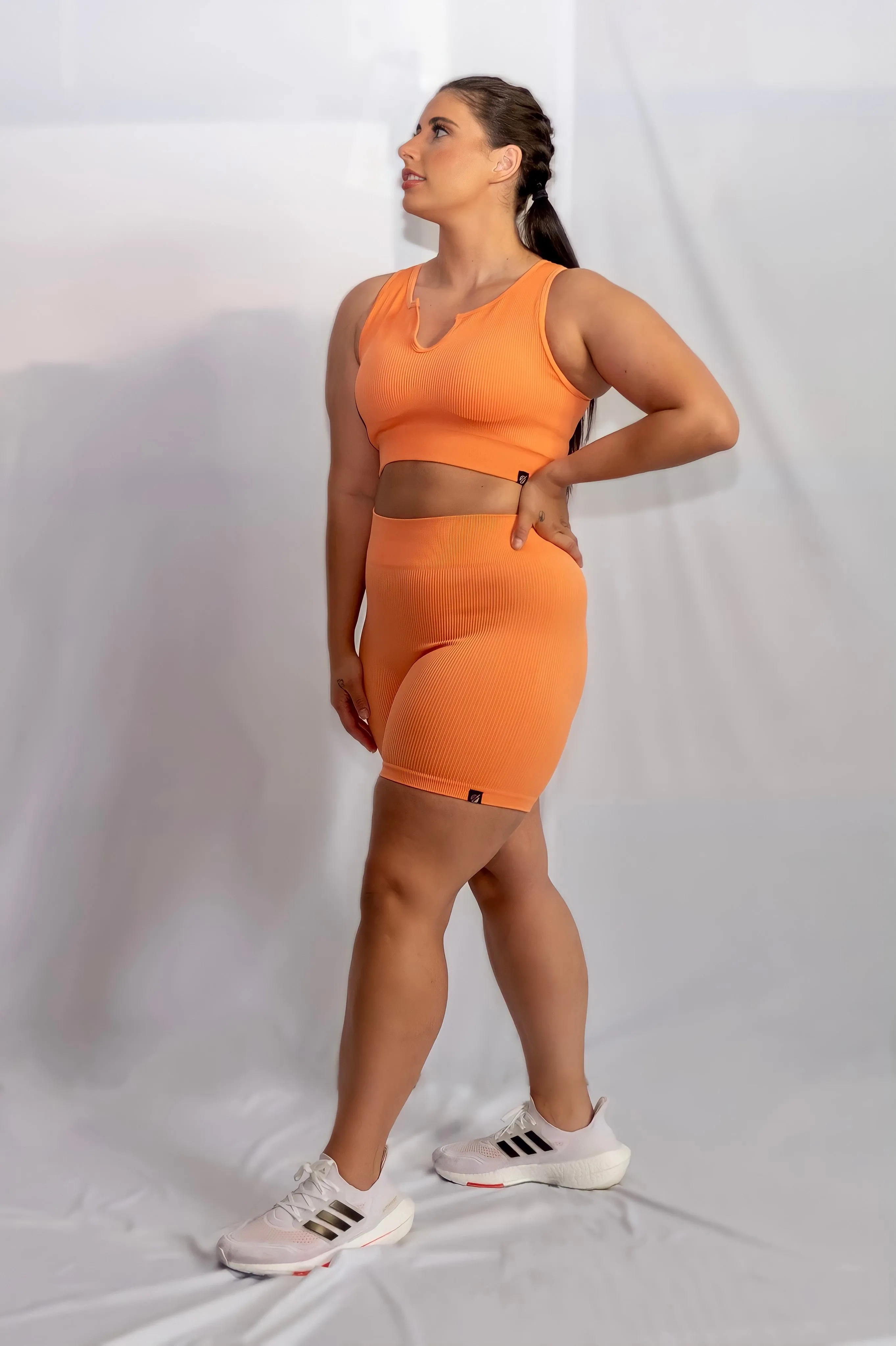 RIBBED COLLECT U SHAPE CROP in Orange