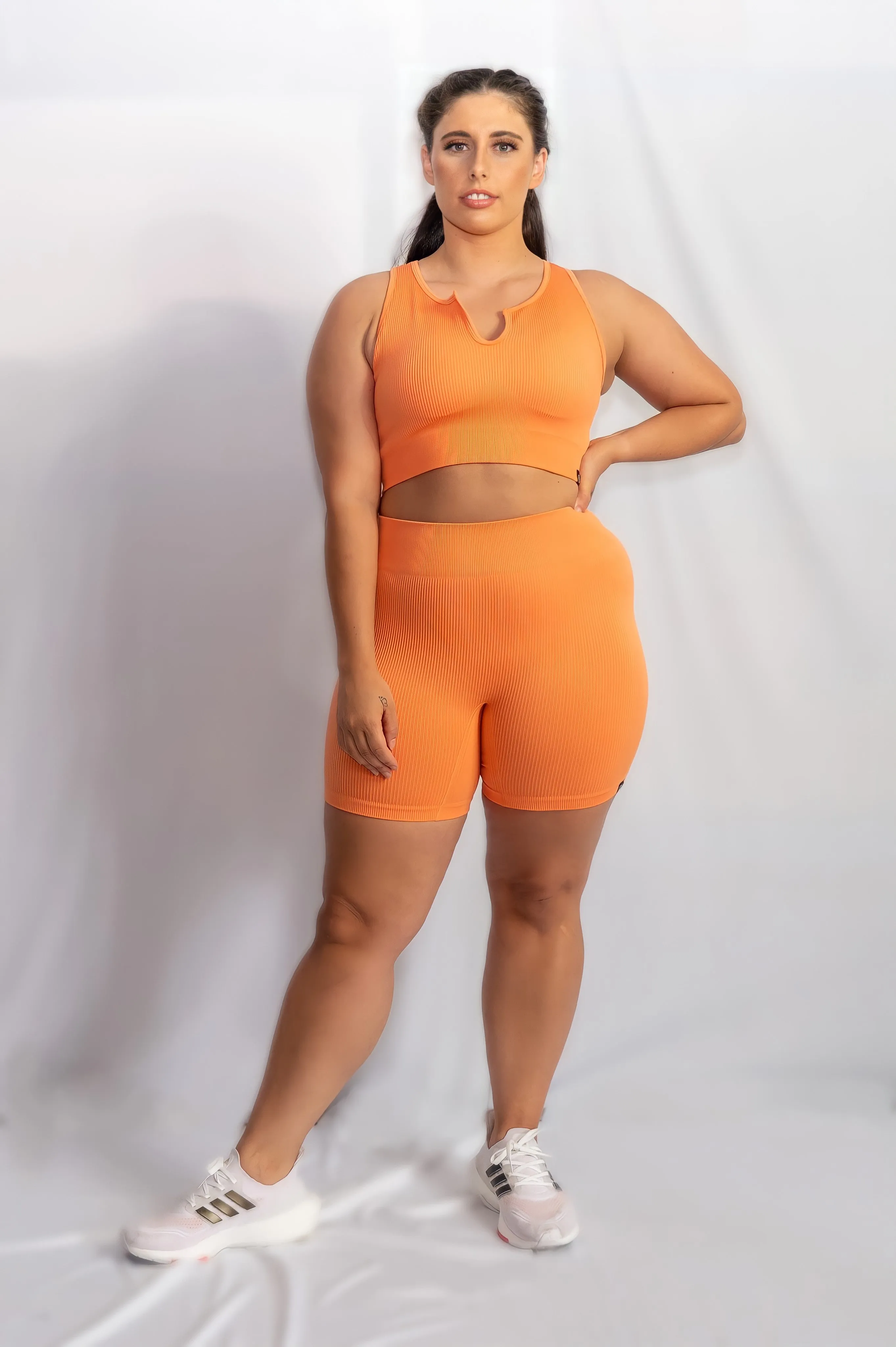 RIBBED COLLECT U SHAPE CROP in Orange