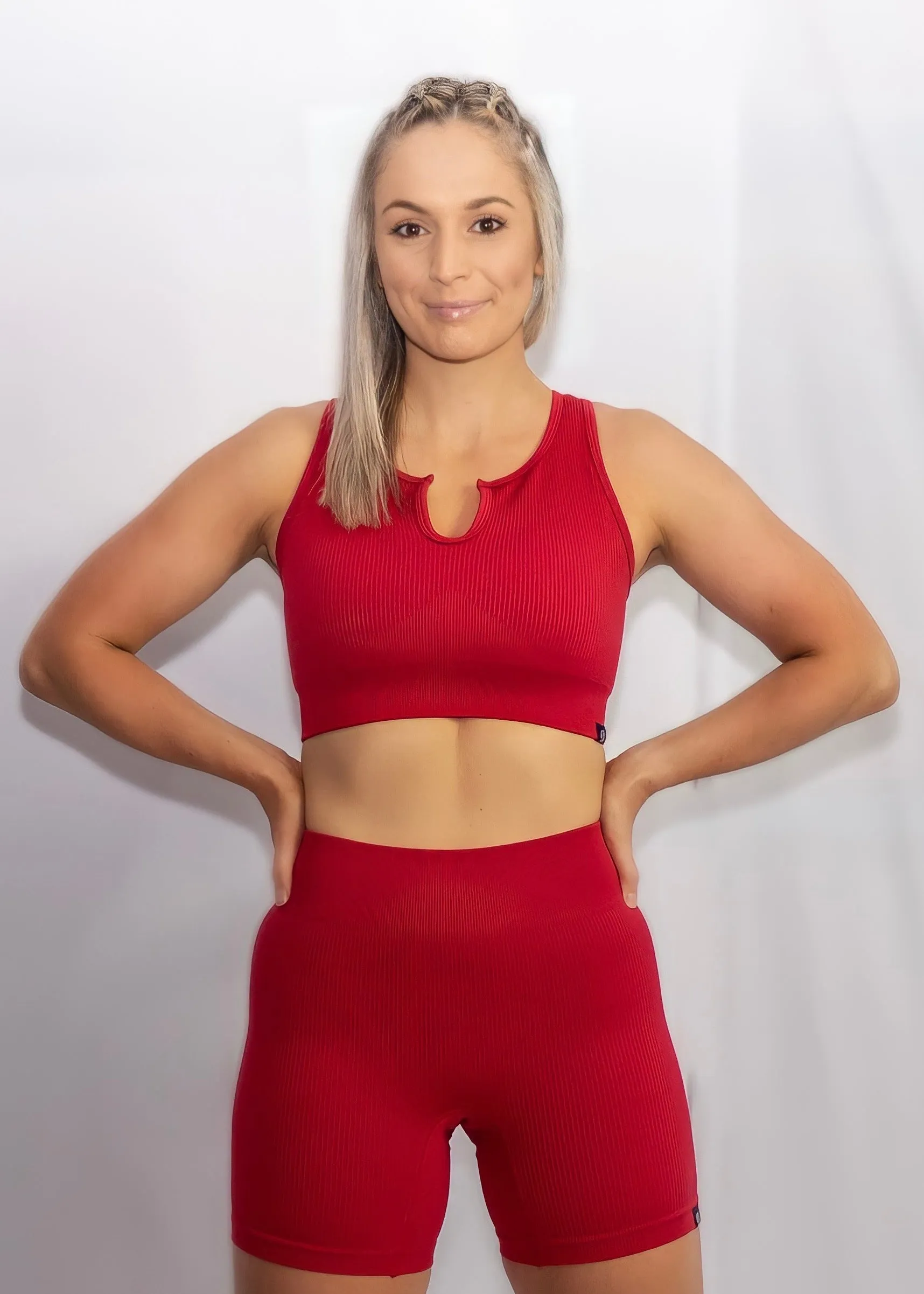 RIBBED COLLECT U SHAPE CROP in Red