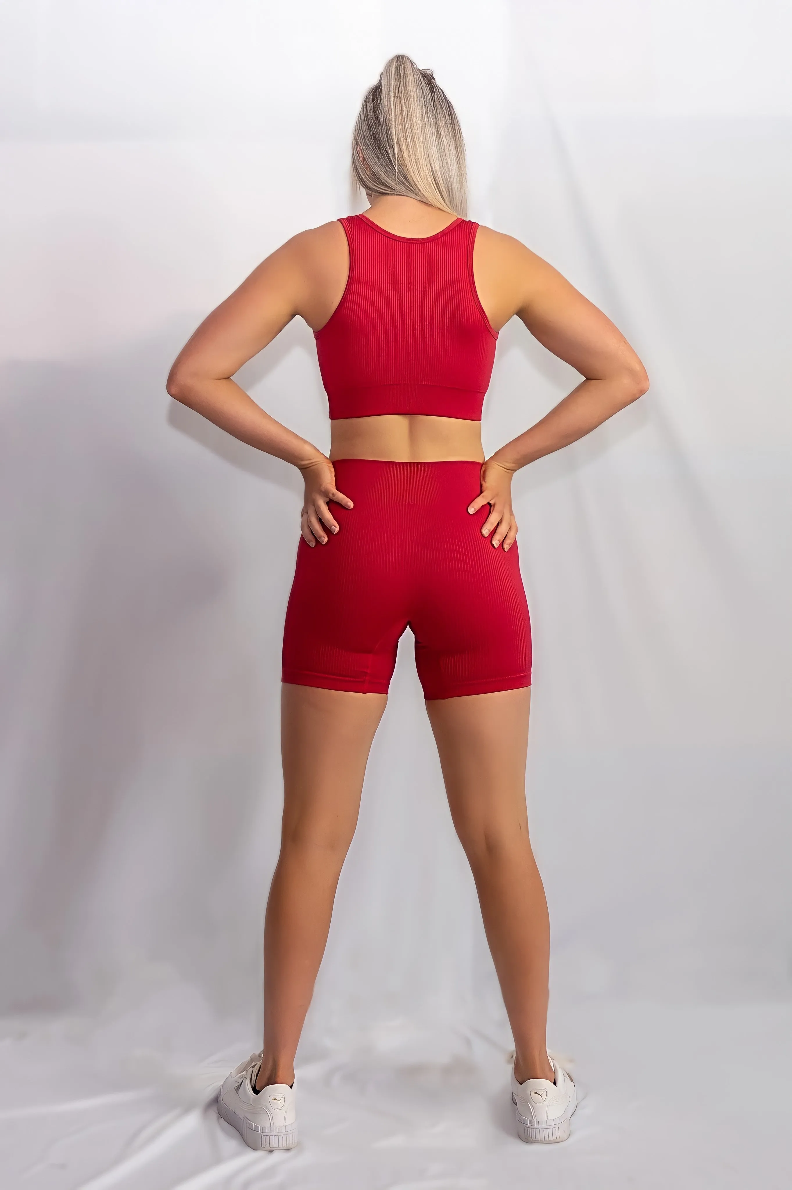 RIBBED COLLECT U SHAPE CROP in Red