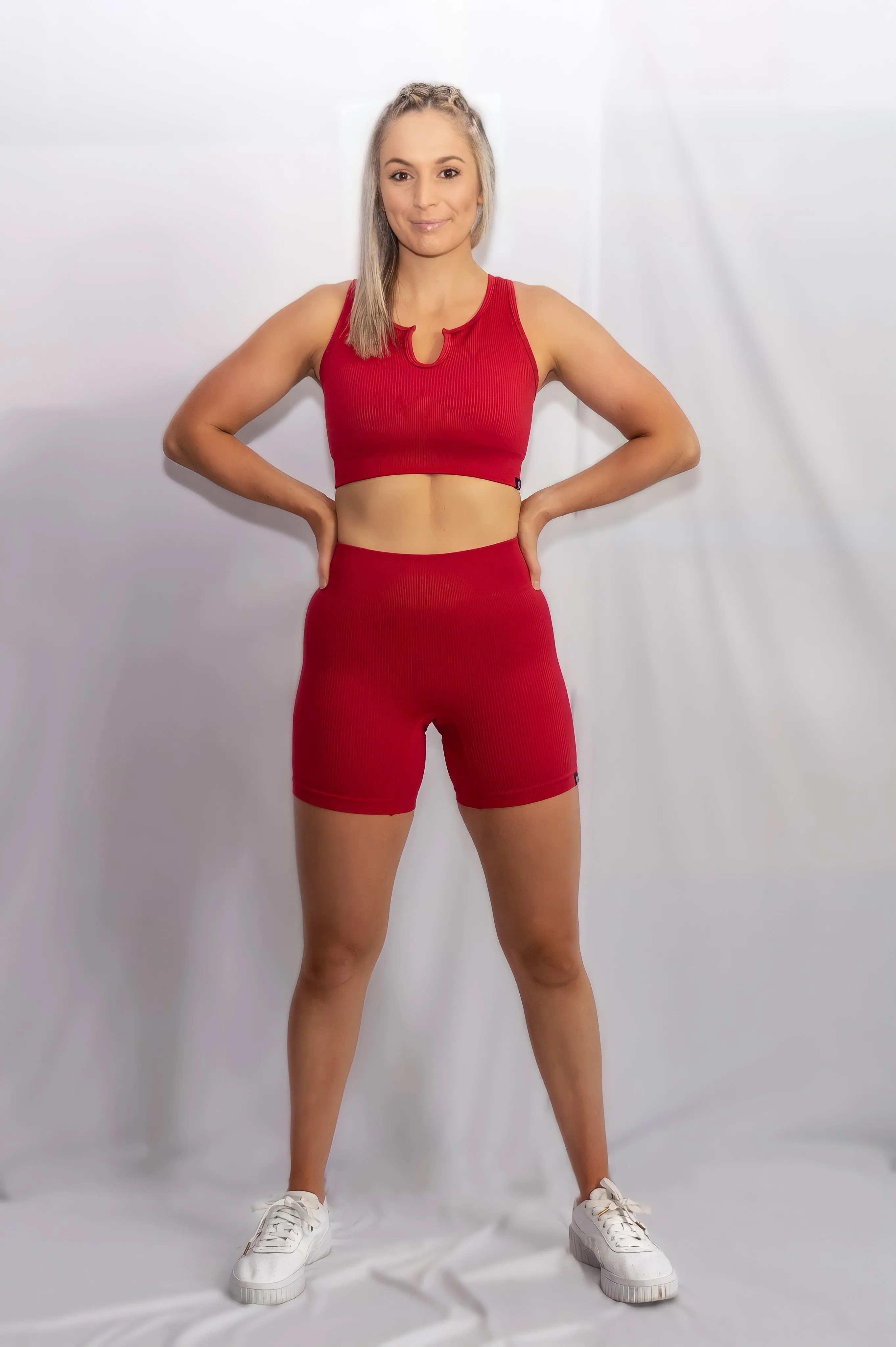 RIBBED COLLECT U SHAPE CROP in Red