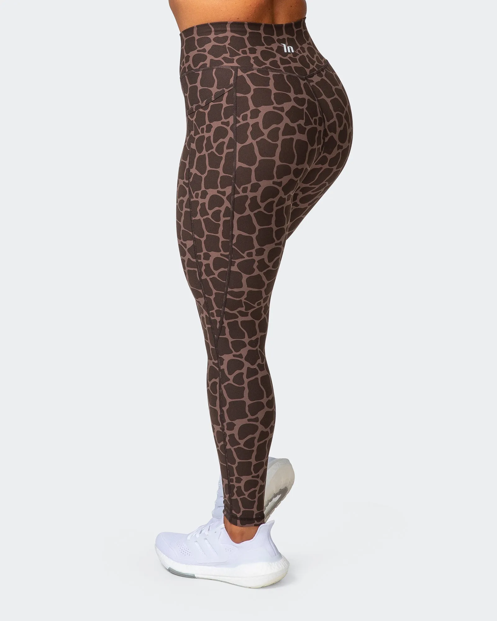 Signature Pocket Ankle Length Leggings - Tonal Giraffe Print