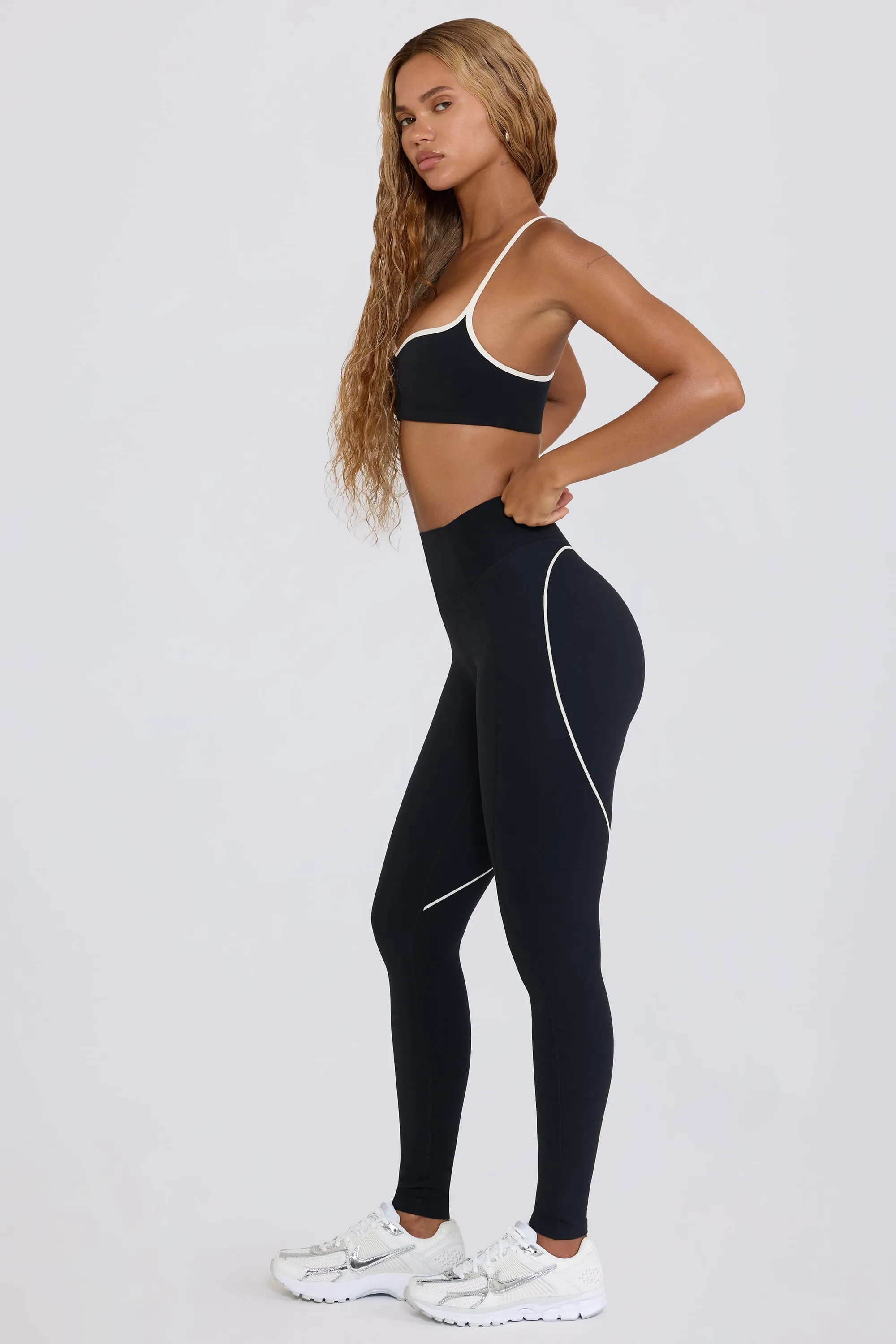 Soft Active Mid-Rise Leggings in Black