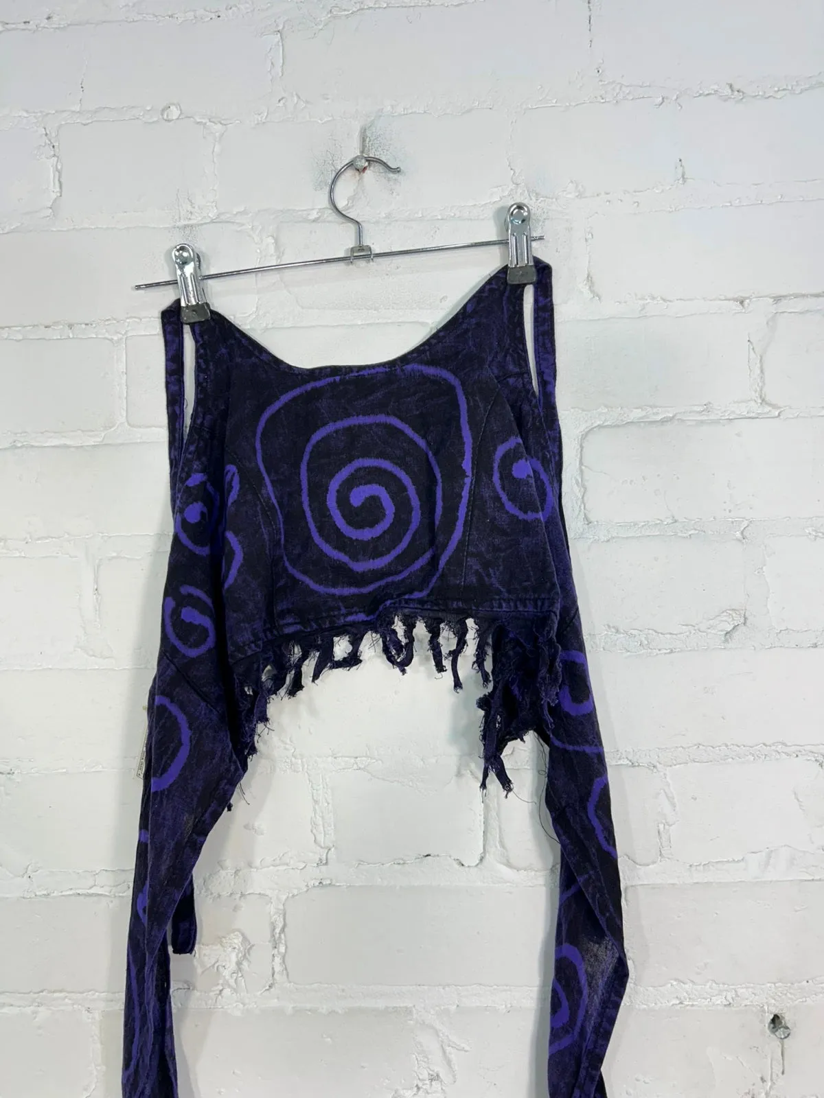 Swirl Tie Halter Neck Top