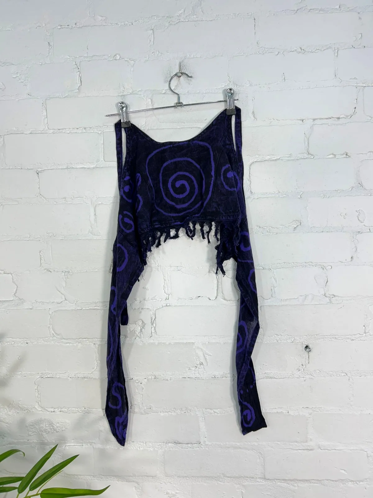 Swirl Tie Halter Neck Top