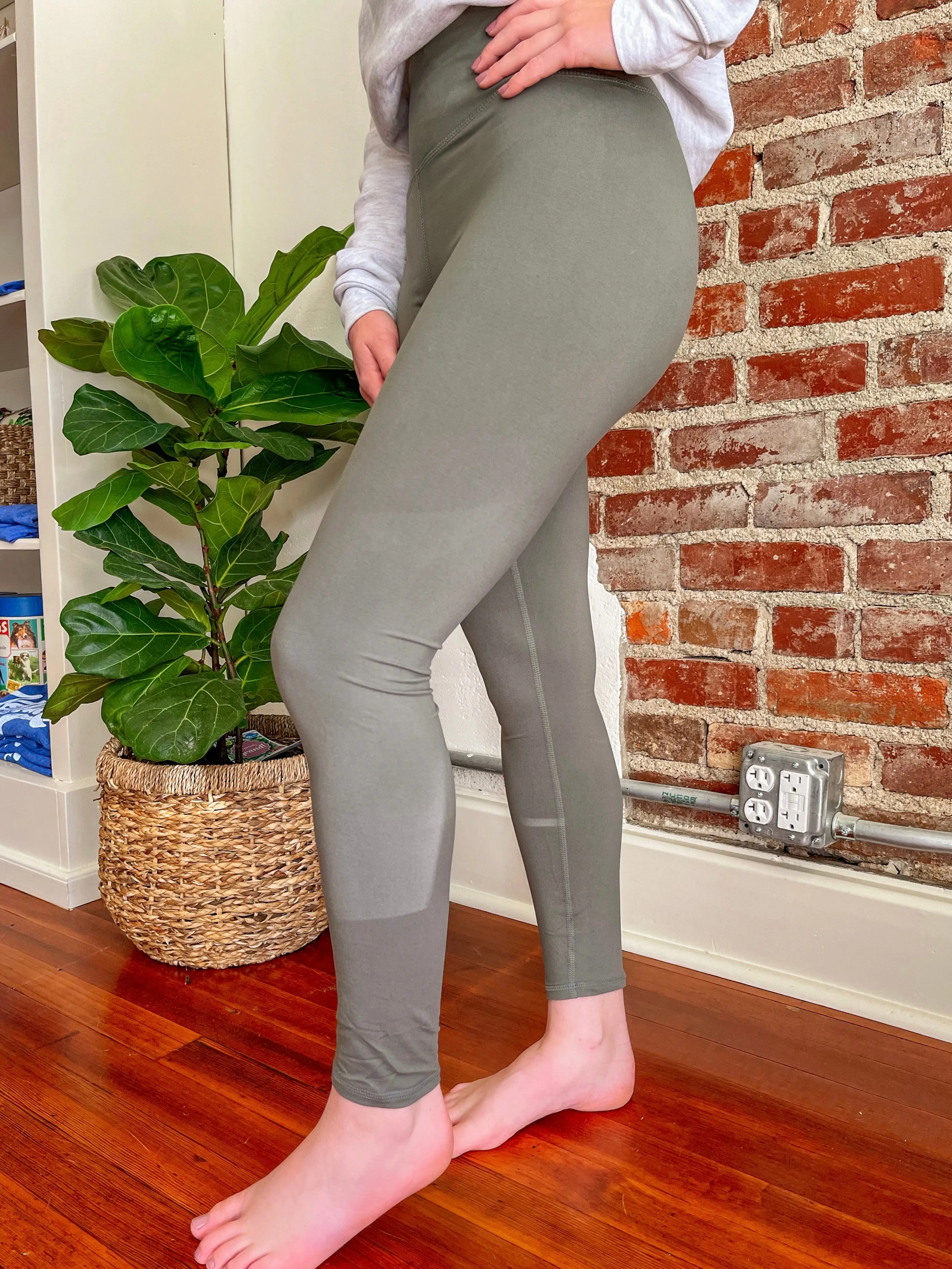 The Butter Soft Leggings in Grey Sage