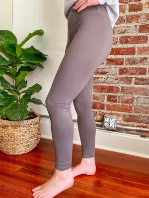 The Butter Soft Leggings in Smoky Grey