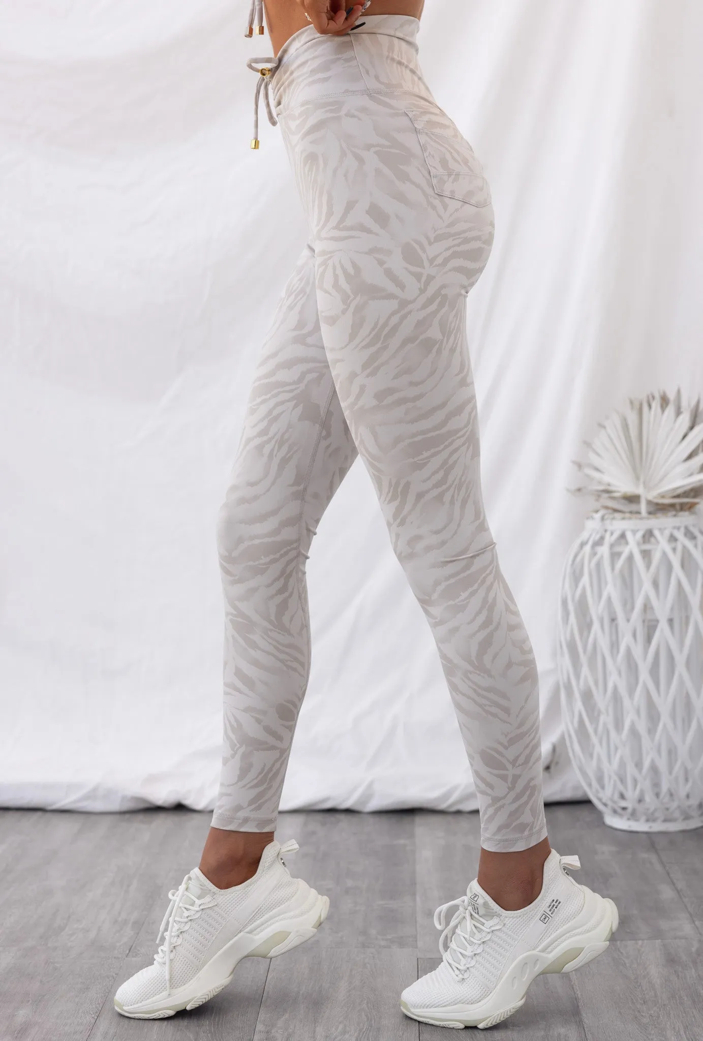 Wild Thing Pocket Legging - Pancake