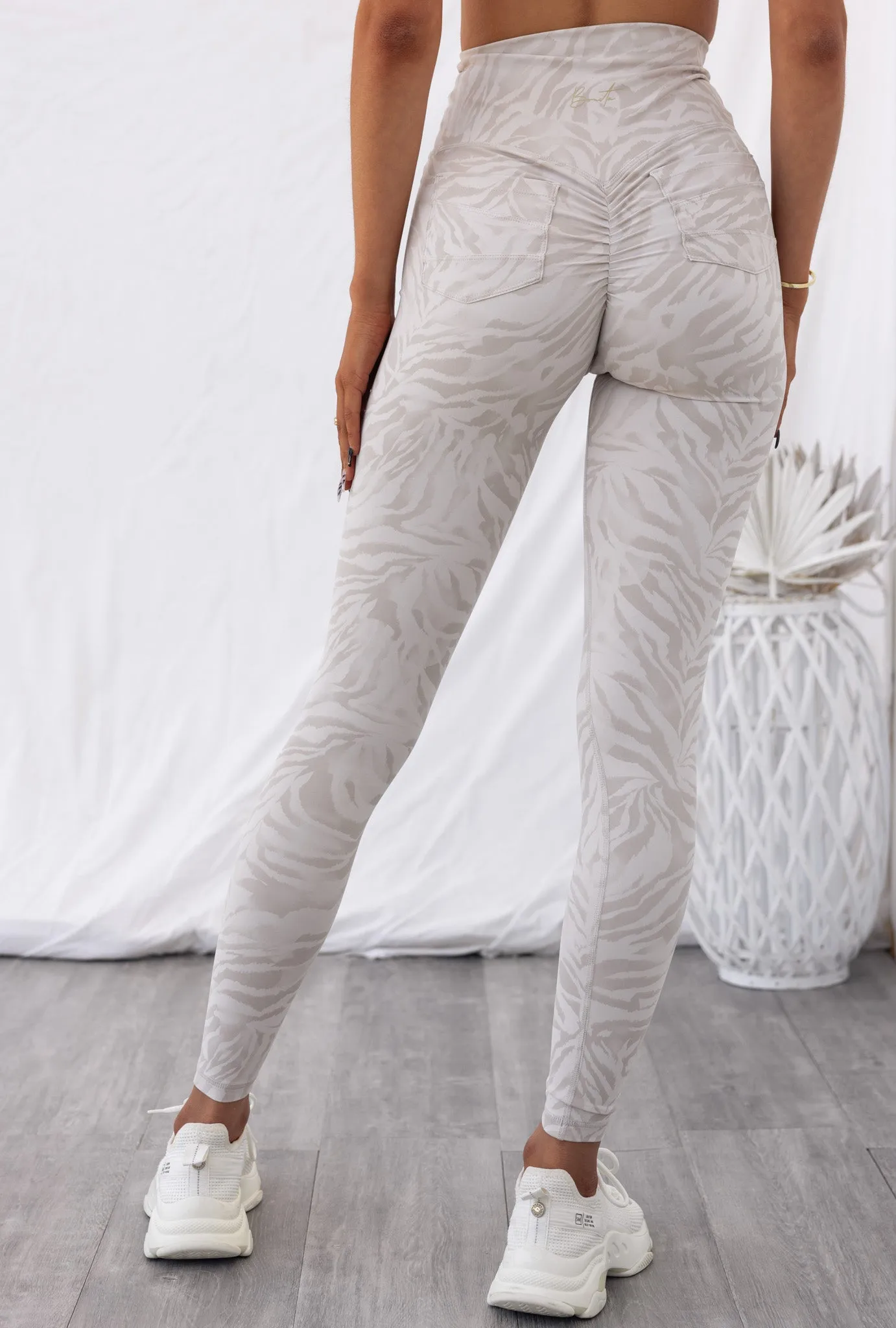 Wild Thing Pocket Legging - Pancake